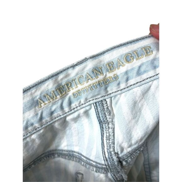 American Eagle Tomgirl Jeans Size 4 Long Button Fly Blue White Striped - Picture 8 of 10